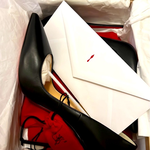 Christian Louboutin - Picture 7 of 7